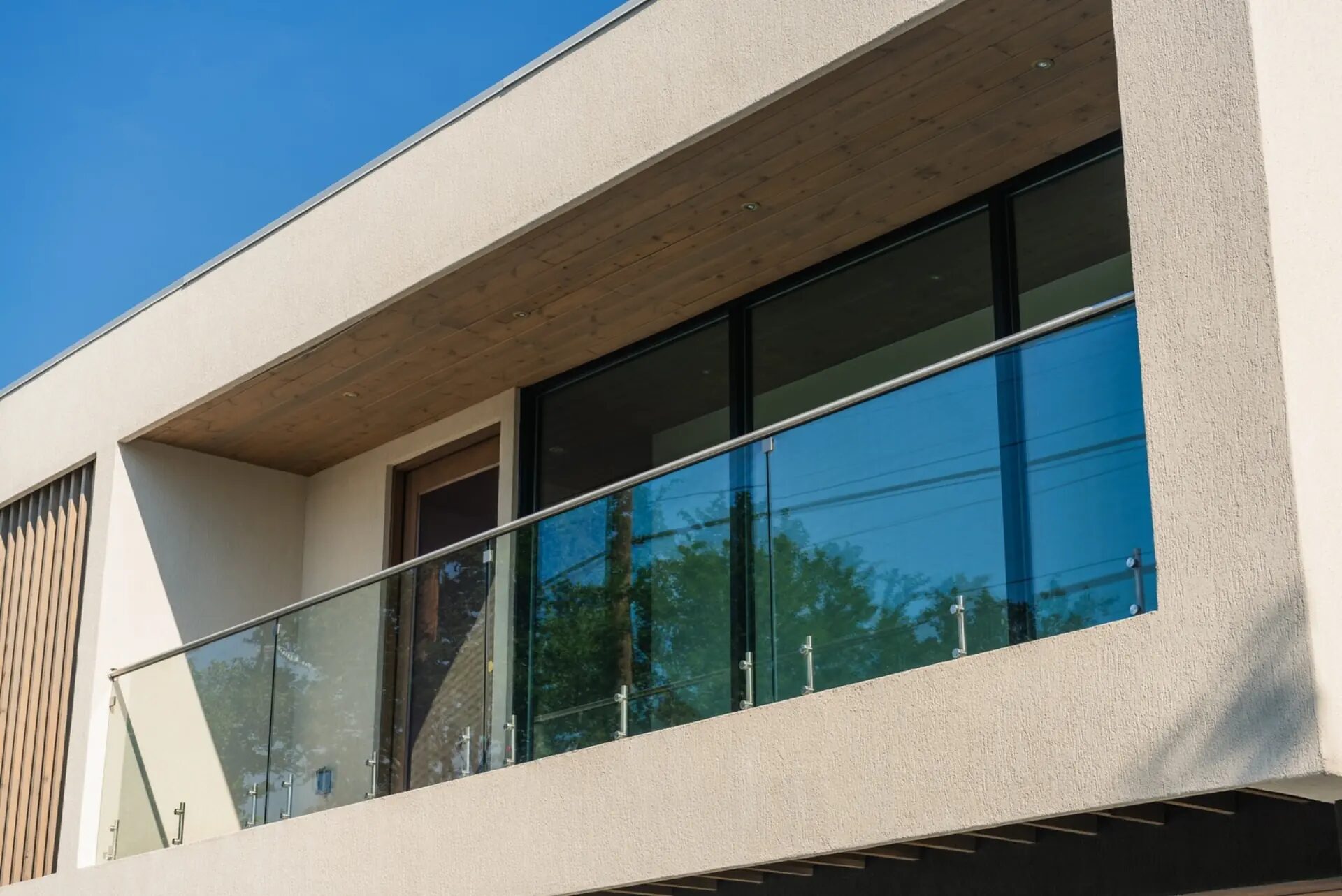 Balcony with frameless tempered glass railings